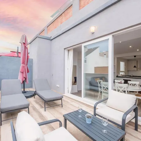 Modern Penthouse With Private Terrace