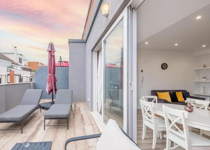 Modern Penthouse With Private Terrace *