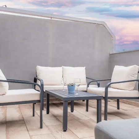 Apartment Modern Penthouse With Private Terrace